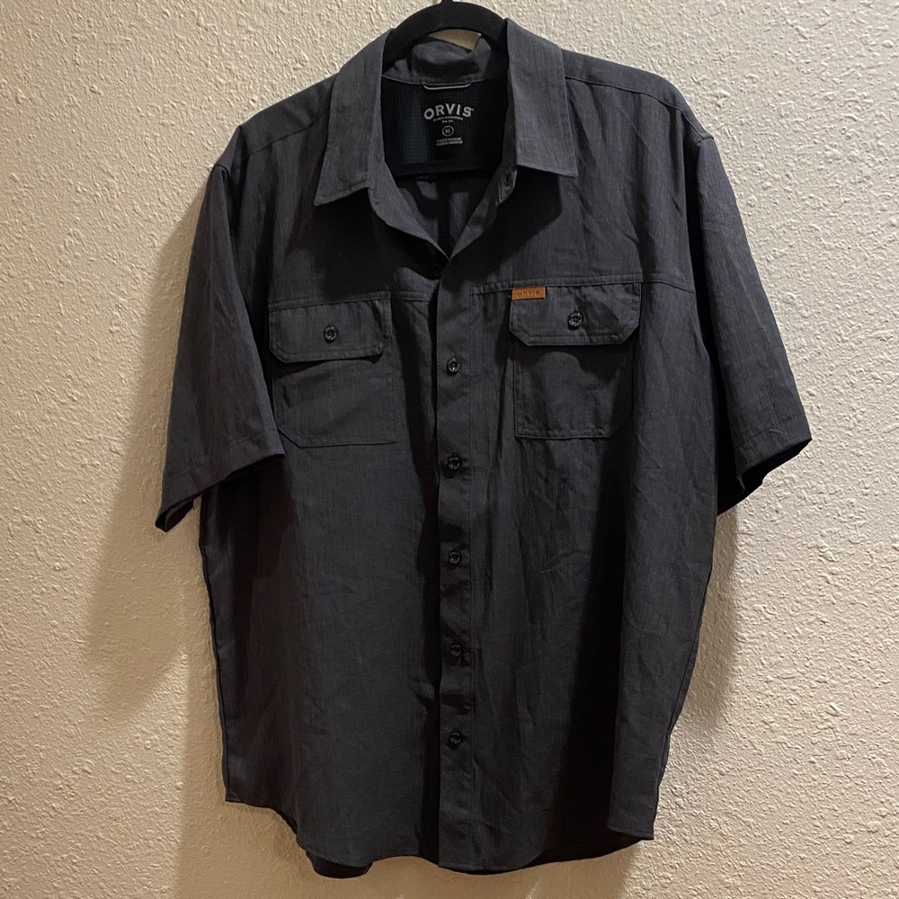 Orvis Men's Charcoal Button Down Shirt in XL